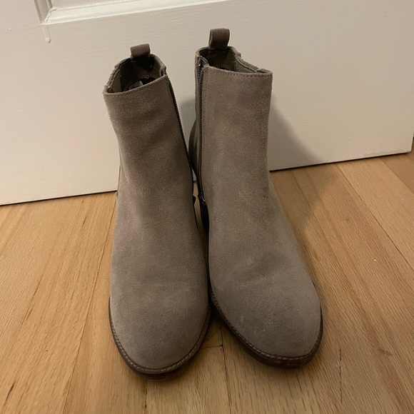 Blondo Tan Ankle Booties with Heel - Picture 2 of 4